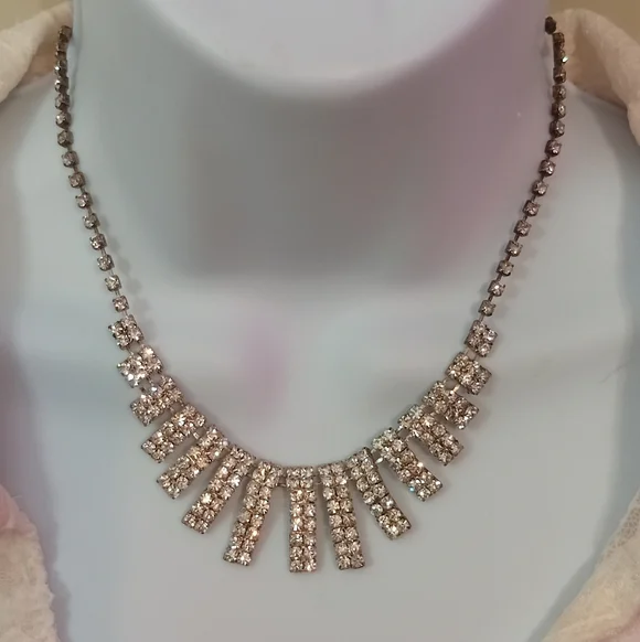 Elegant Silver Toned Necklace with Crystal Accents - Picture 1 of 3